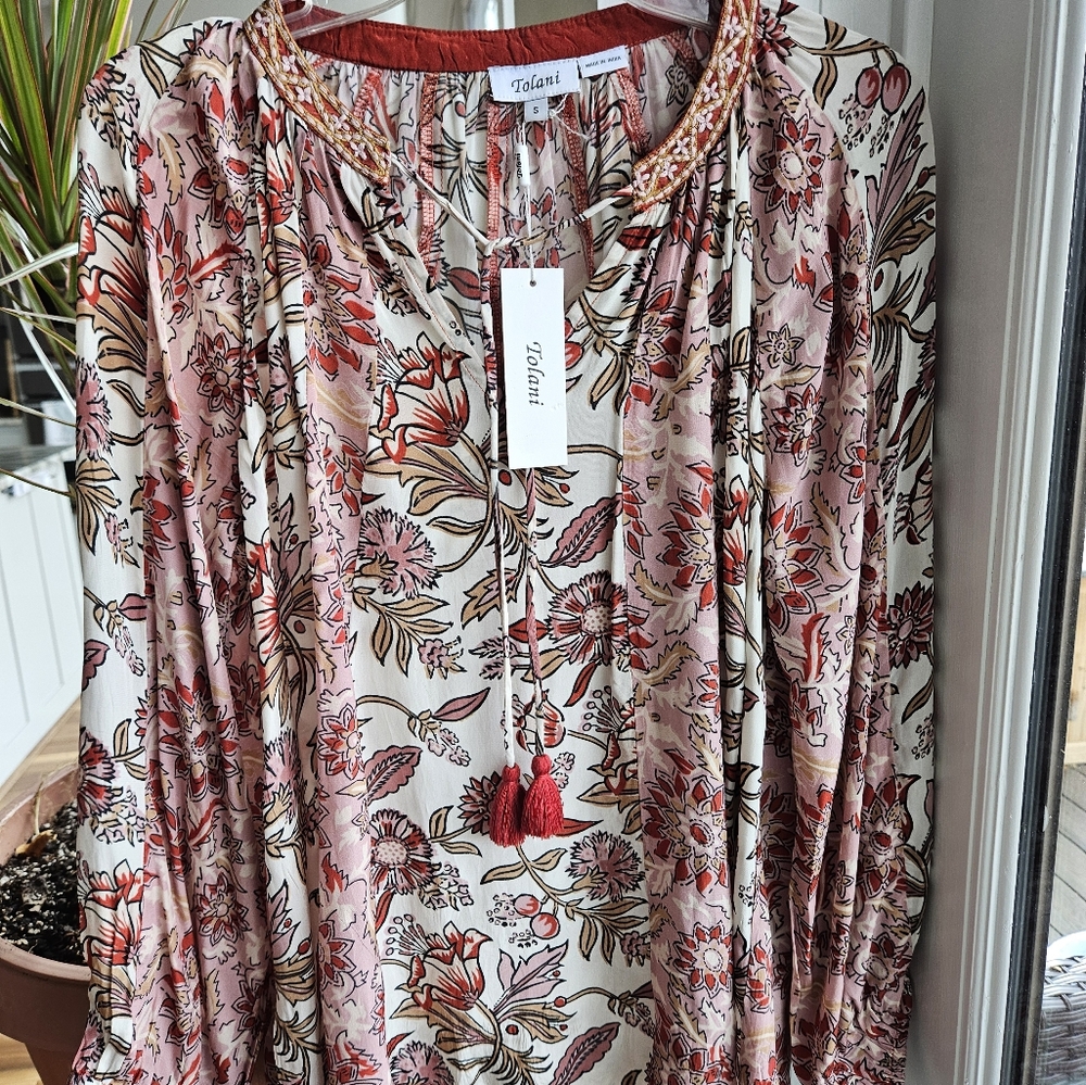 Tolani Collection tunic top New with Tags. Size small. Three quarter full sleeve - Picture 3 of 14